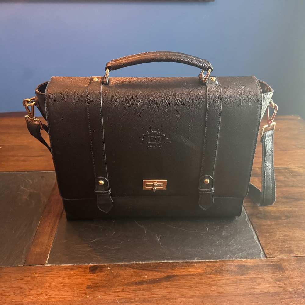 Ease Gave Black Laptop Bag / Purse